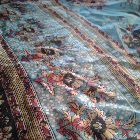 🌺 Pure Silk Oblong Scarf from India - Picture 11 of 11